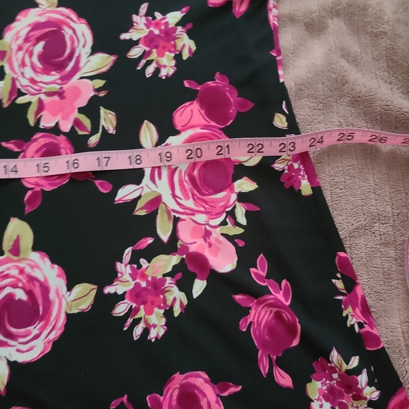 SOLD 💗Floral High low top💗 - Picture 5 of 5